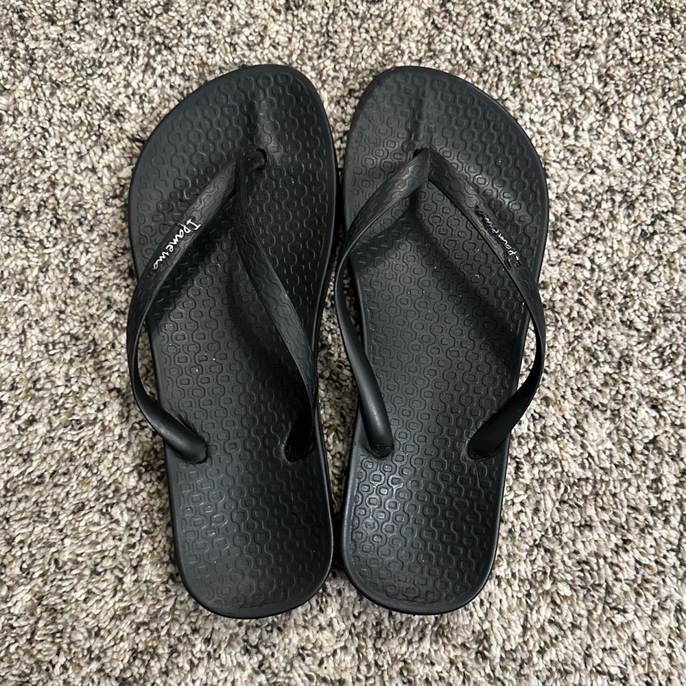 iPanema Ana Flip Flops, Black, Size 5